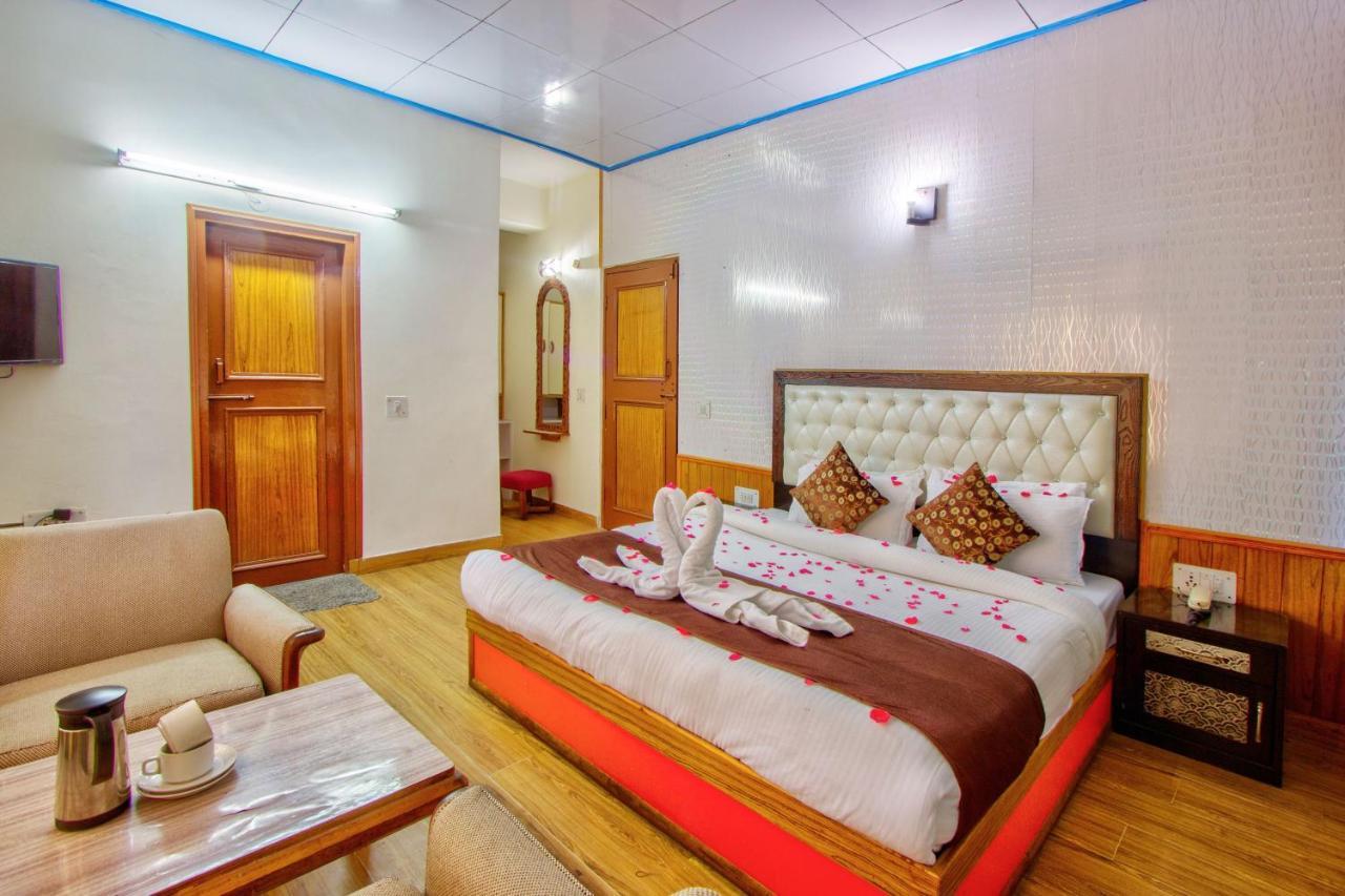 Hotel Royal The Mall Manali H.P. Esterno foto