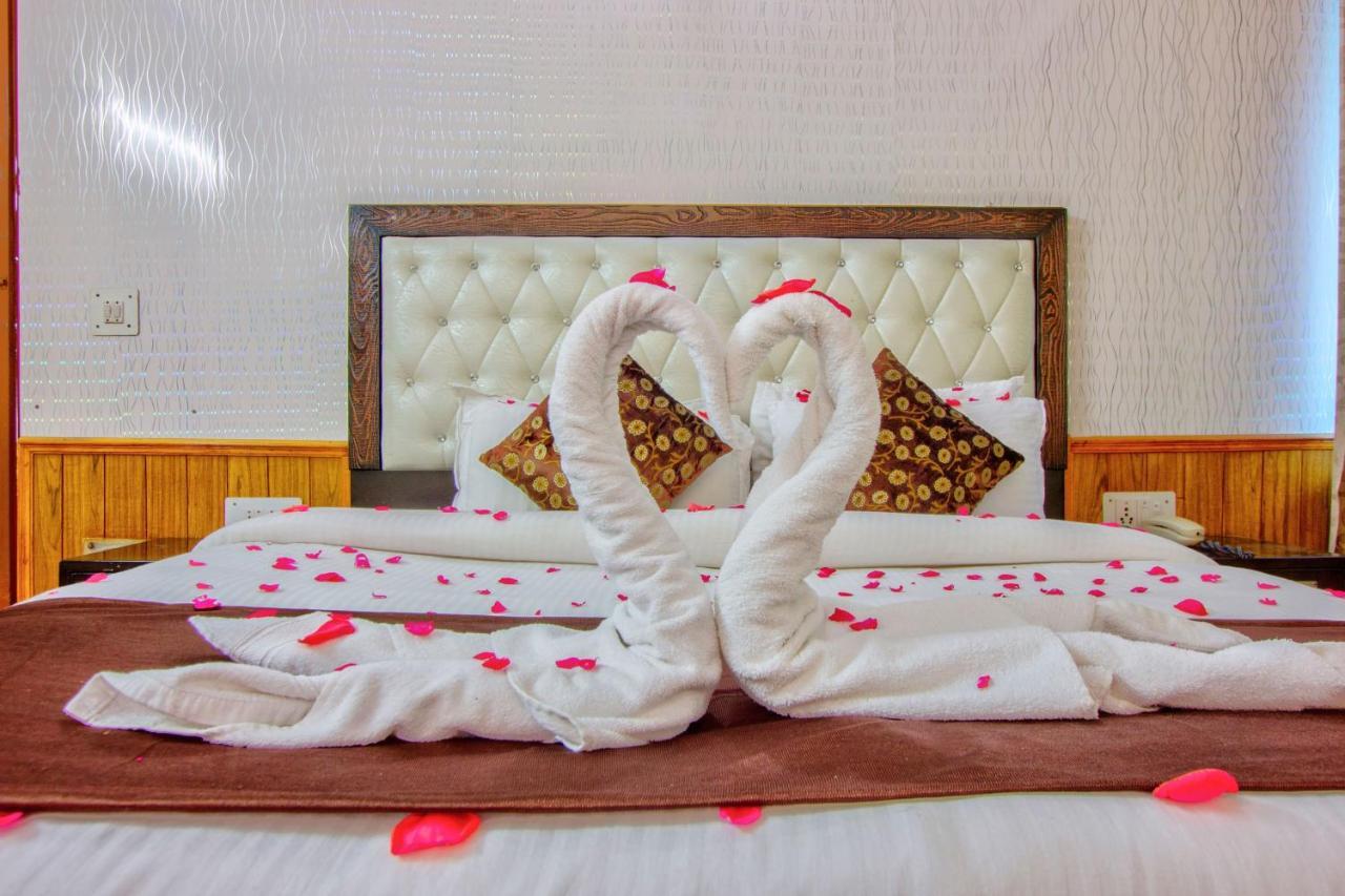 Hotel Royal The Mall Manali H.P. Esterno foto