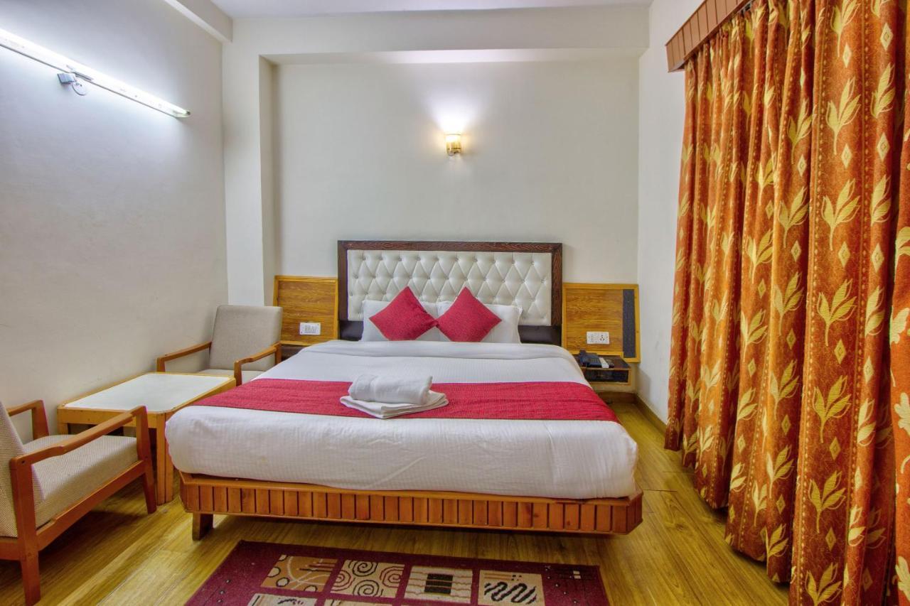 Hotel Royal The Mall Manali H.P. Esterno foto