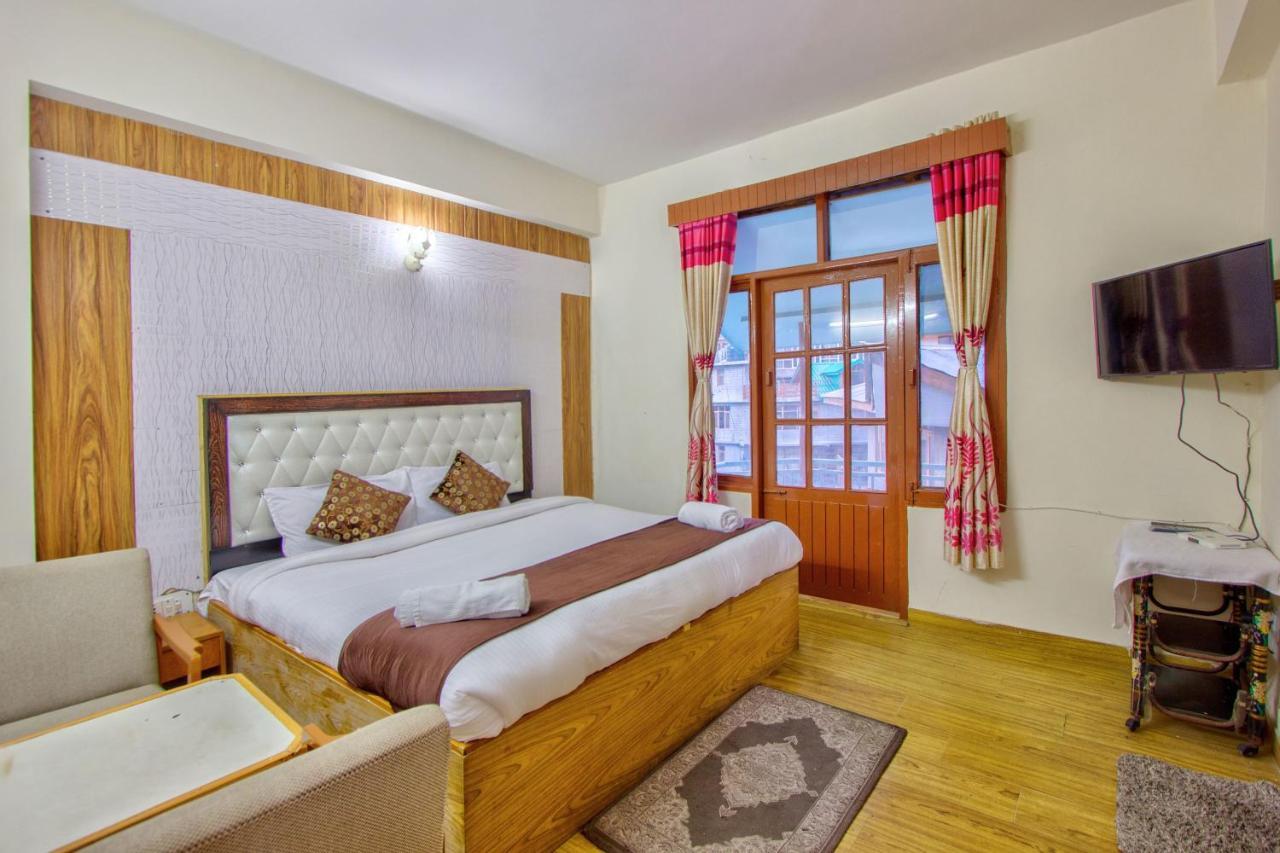 Hotel Royal The Mall Manali H.P. Esterno foto