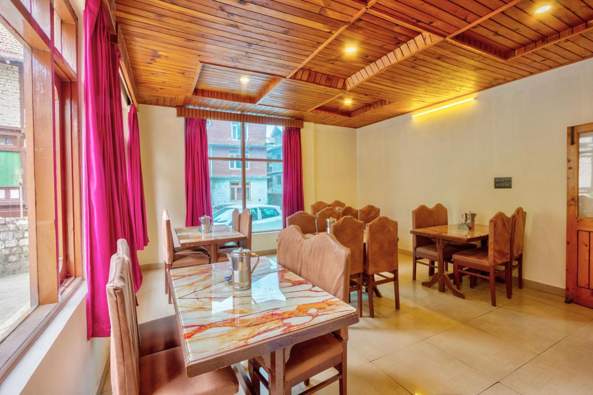 Hotel Royal The Mall Manali H.P. Esterno foto